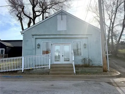 Updated Commercial Building in Lexington