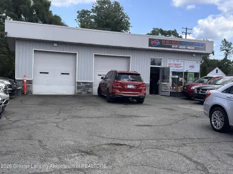Automotive Dealership with Garage Lift