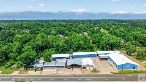 Versatile Commercial Property in Atlanta
