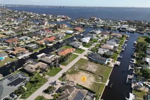 Waterfront Land in Yacht Club