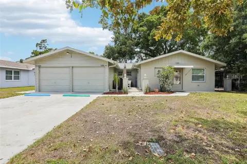 Clearwater Duplex: Investment Opportunity