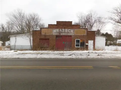 Masontown Warehouse with Redevelopment Potential