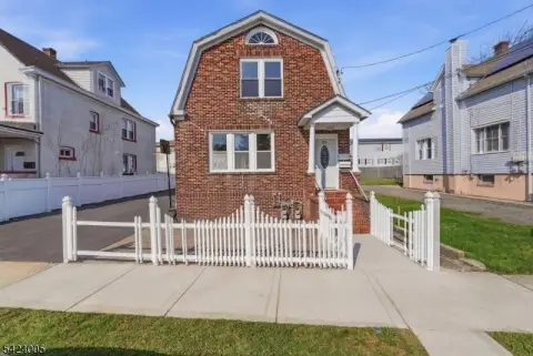Two-Family Property in Woodbridge Township