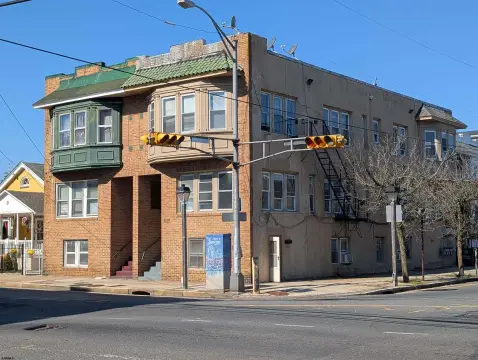 5-Unit Apartment Building