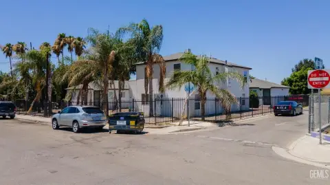 10-Unit Apartment Building