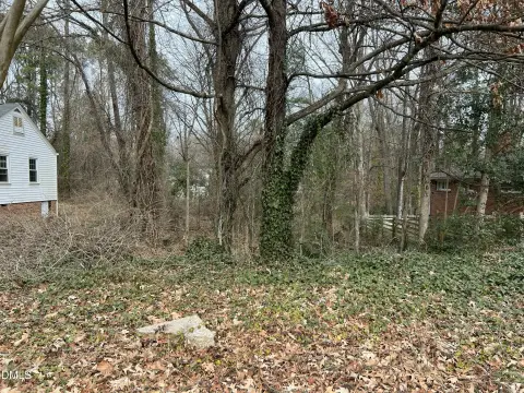 Buildable Lot in Colonial Village