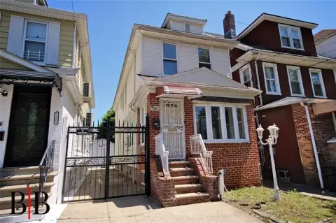 Detached One-Family Home