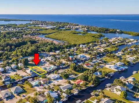Waterfront Lot in Bokeelia, FL