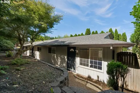 Single-Level Triplex with Parking