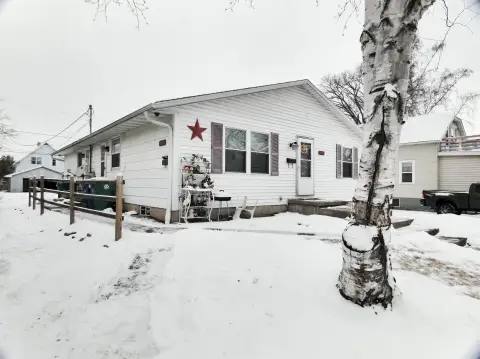 Well-Maintained Duplex in Green Bay
