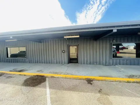 Shopping Center Retail Suite