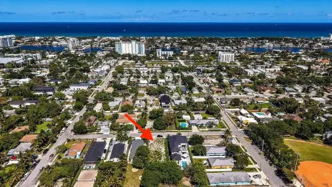 Oversized Lot in Osceola Park