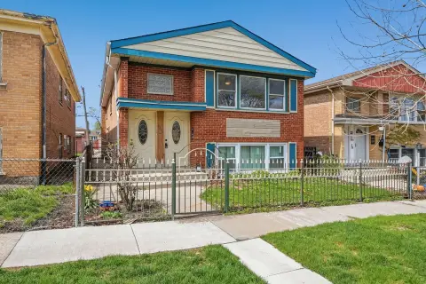 Updated Two-Flat in Summit Village