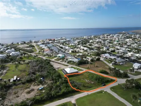 Oversized Residential Lot in Florida