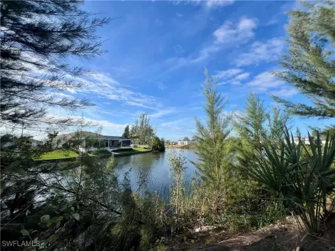 Cape Coral Canal Access Lot