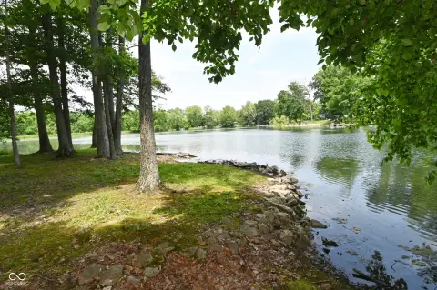 Lakefront Recreation Land Retreat