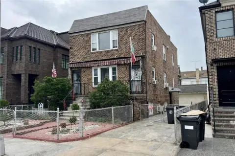 Oversized Lot in Prime Location
