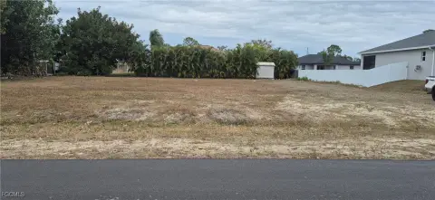 Land in Northeast Cape Coral