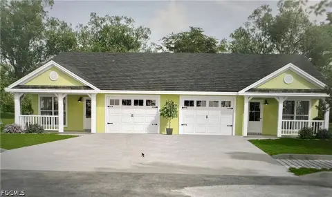 Six-Bedroom Duplex with Canal Access
