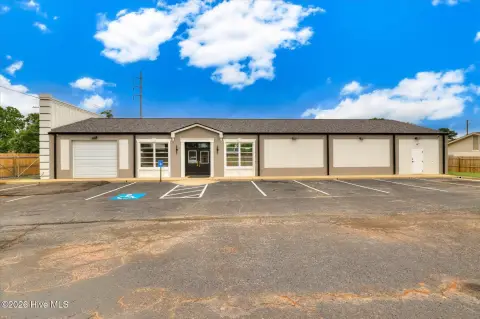 Renovated Flex Space with Bay Door