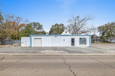 Retail/Office Space in Jennings, LA