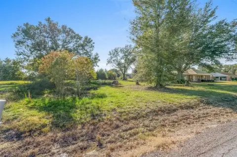 Spacious Lot in Lake Charles