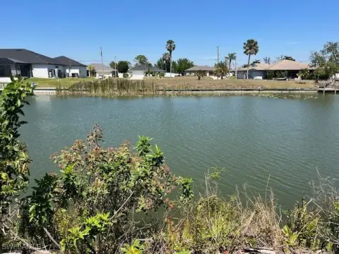 Cape Coral Canal Front Land