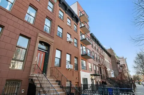 10-Unit Apartment Building
