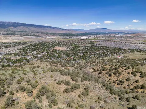 Expansive Land Parcel in Reno