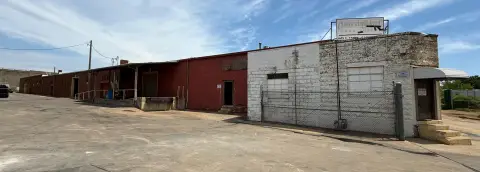 Industrial Warehouse For Lease