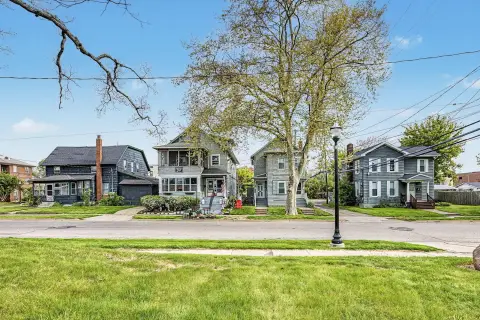 10-Unit Multifamily Apartment Building