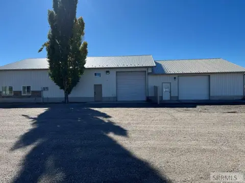 Flex Space with Overhead Doors