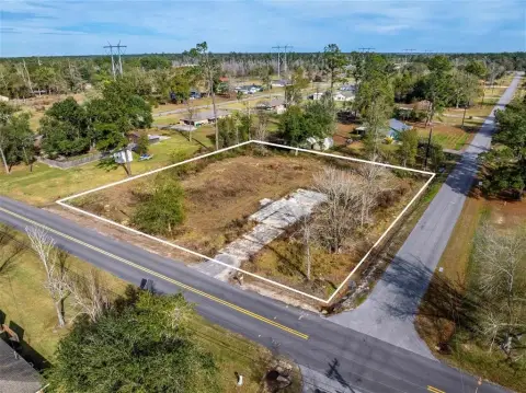 Spacious Corner Lot in Moss Bluff