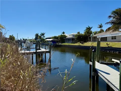 Waterfront Lot in Cape Coral