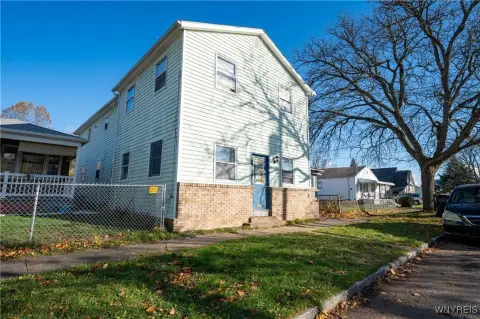 Spacious Multi-Unit in Niagara Falls