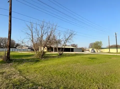 Flex Space with Covered Porch