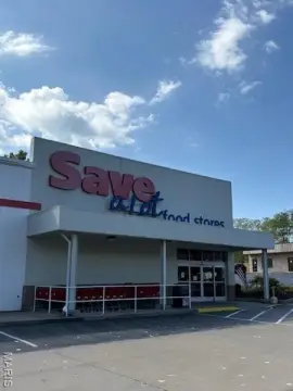 Grocery Store with Cold Storage