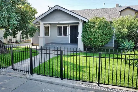 Craftsman Triplex in Long Beach