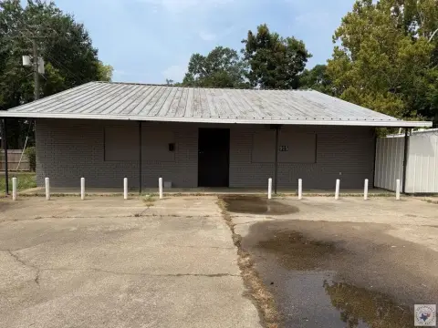 Brick Flex Space with Workshop