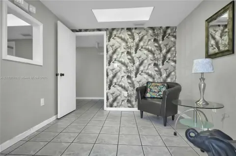 Miami Industrial Warehouse For Lease