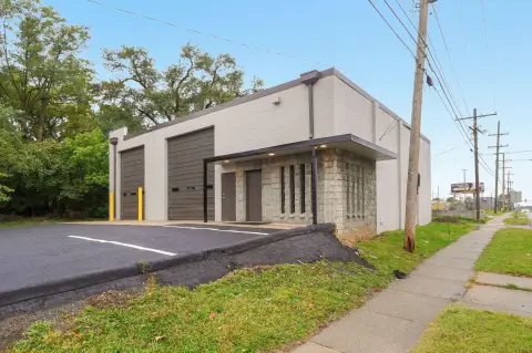 Flex Space with 4 Garage Bays