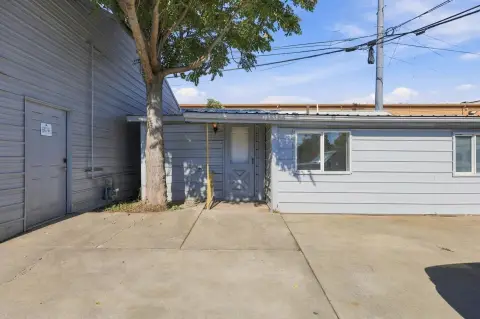Flex Space with Attached Apartment