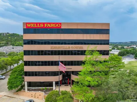 Fourth-Floor Executive Office Suite