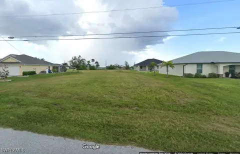 Residential Land in Cape Coral