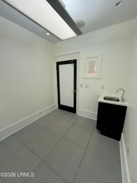 Salon Suite with Sink