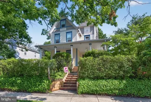 Updated Duplex with Two 2-Bed Units