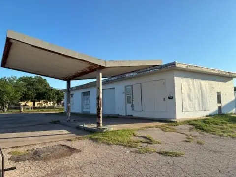 Automotive Repair Bay Facility