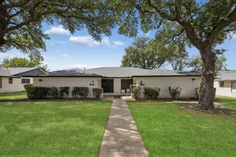 Single-Story Duplex