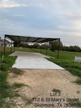 Residential Land in Skidmore, TX