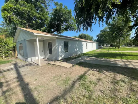 Vacant Duplex with Independent Units